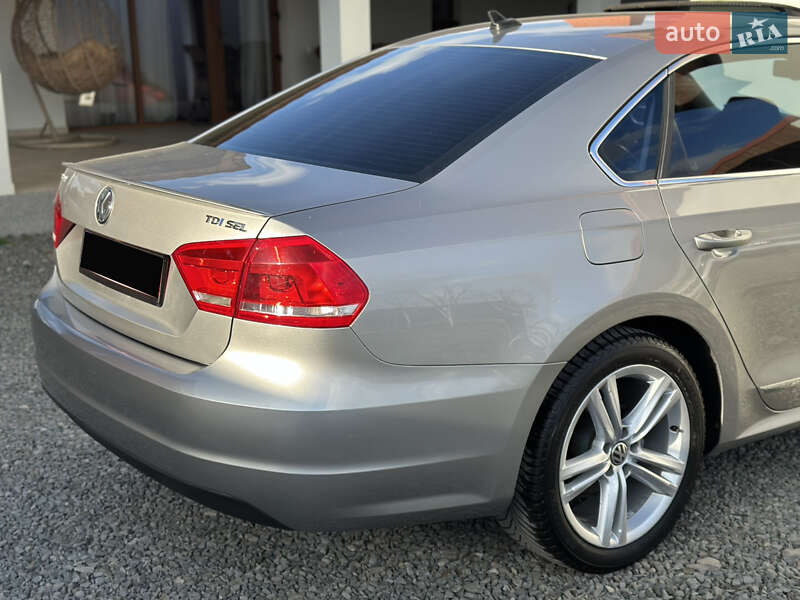 Седан Volkswagen Passat 2013 в Ужгороде