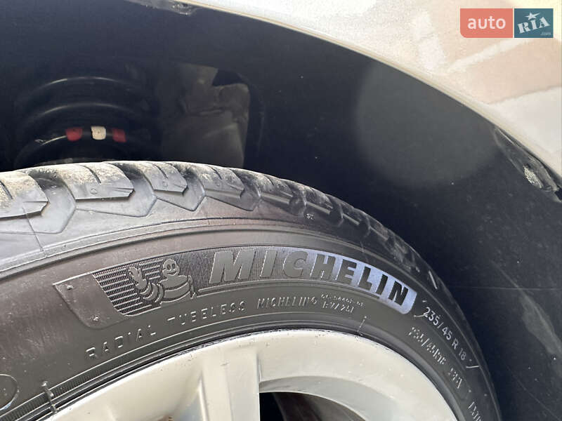 Седан Volkswagen Passat 2013 в Ужгороде