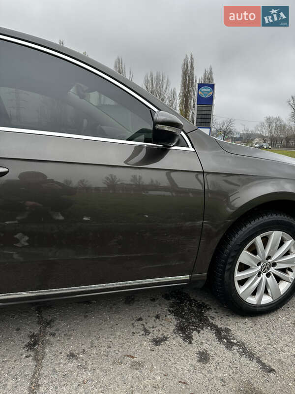 Седан Volkswagen Passat 2012 в Киеве фото 8 Седан Volkswagen Passat 2012 в Киеве
