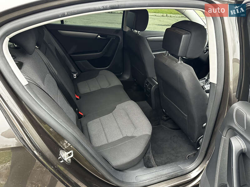 Седан Volkswagen Passat 2012 в Киеве фото 11 Седан Volkswagen Passat 2012 в Киеве