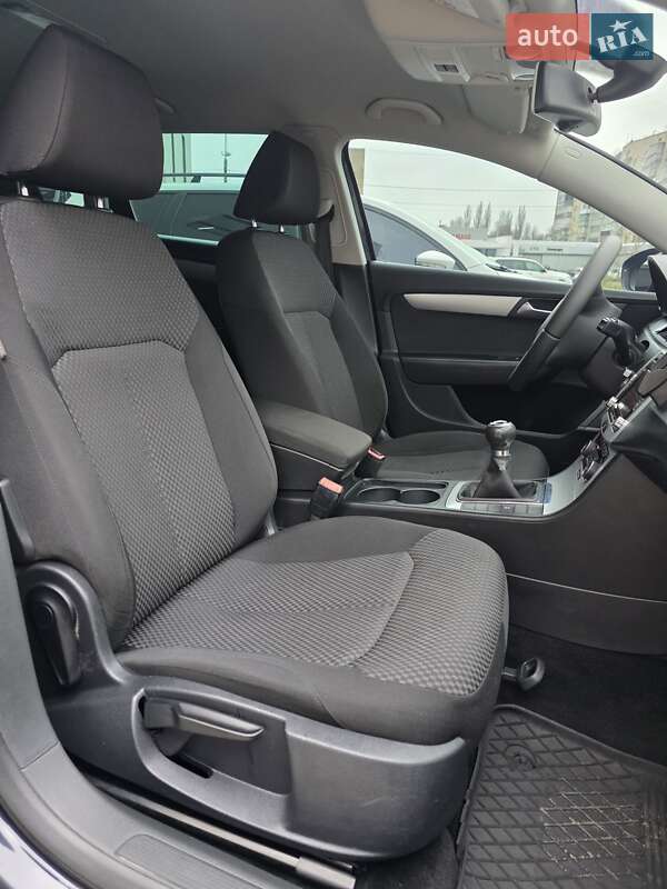 Универсал Volkswagen Passat 2011 в Хмельницком
