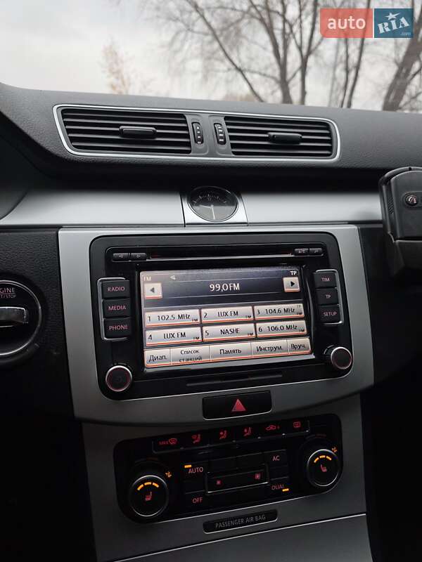 Универсал Volkswagen Passat 2011 в Хмельницком