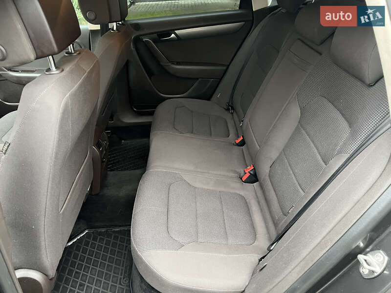Универсал Volkswagen Passat 2011 в Днепре