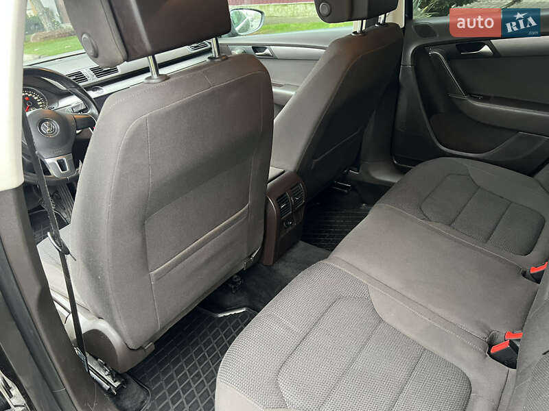 Универсал Volkswagen Passat 2011 в Днепре