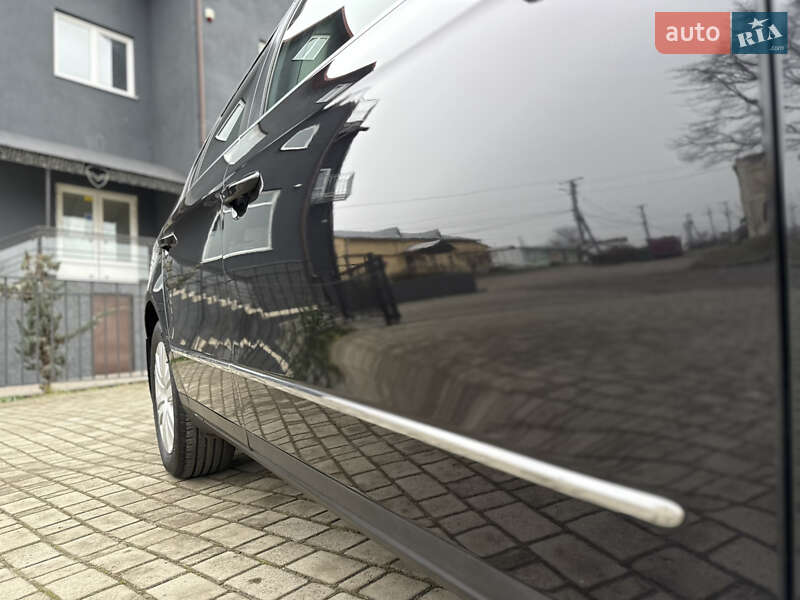 Седан Volkswagen Passat 2009 в Львове