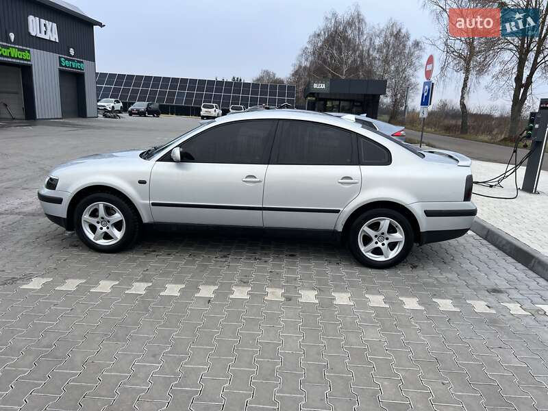 Седан Volkswagen Passat 2000 в Владимире