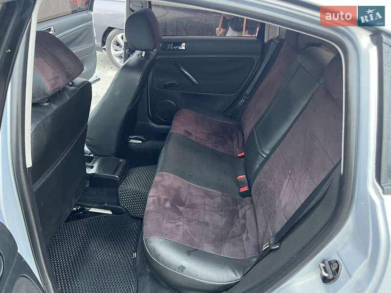 Седан Volkswagen Passat 2000 в Владимире