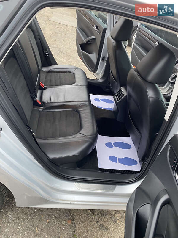 Седан Volkswagen Passat 2013 в Києві фото 22 Седан Volkswagen Passat 2013 в Києві