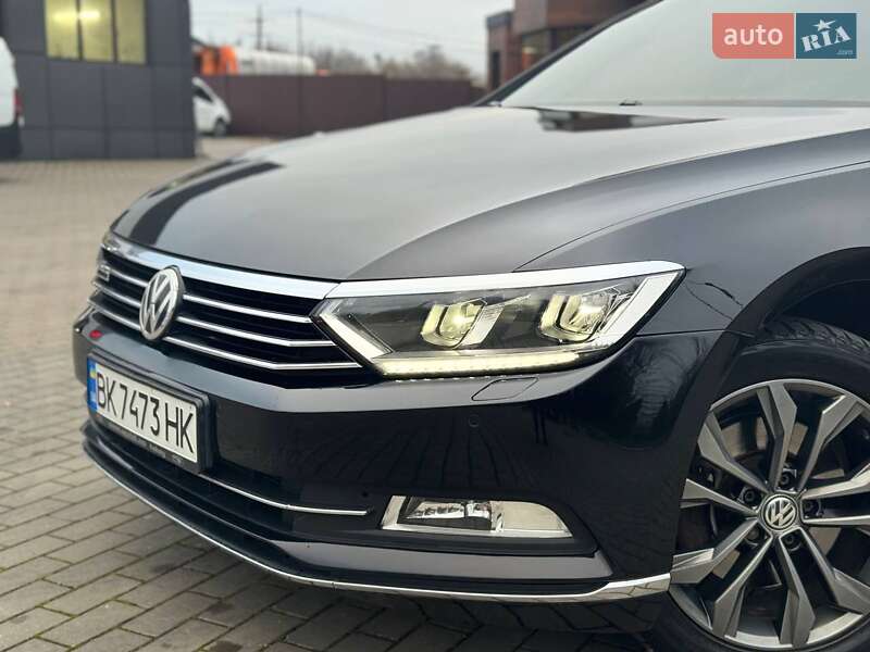Универсал Volkswagen Passat 2015 в Ровно