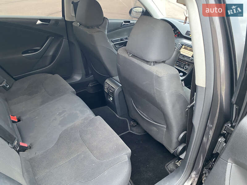 Універсал Volkswagen Passat 2010 в Ужгороді