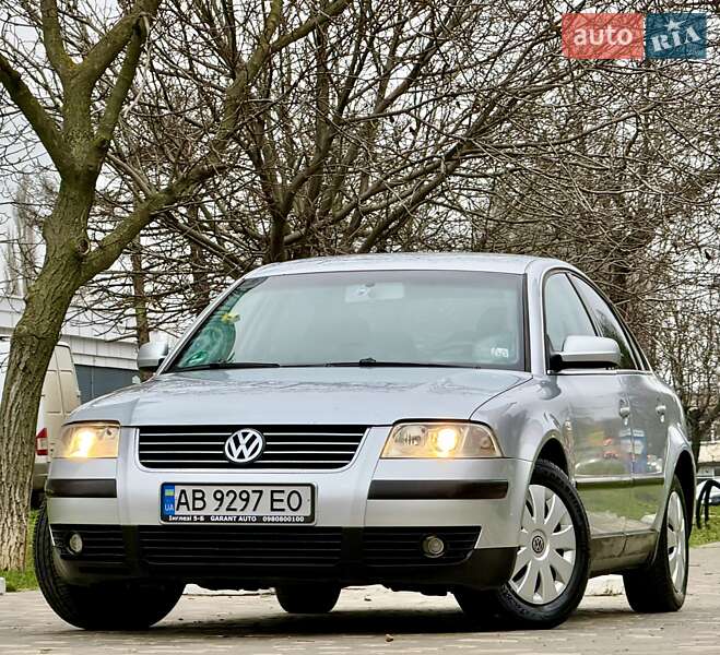 Седан Volkswagen Passat 2003 в Одессе