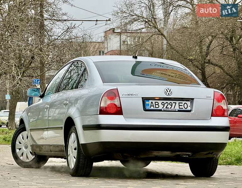 Седан Volkswagen Passat 2003 в Одессе