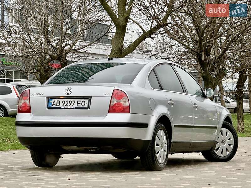 Седан Volkswagen Passat 2003 в Одессе