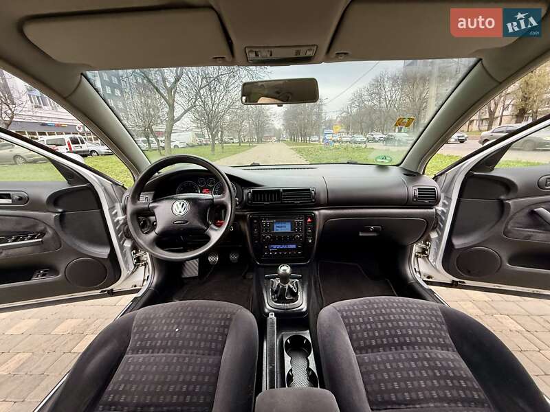 Седан Volkswagen Passat 2003 в Одессе