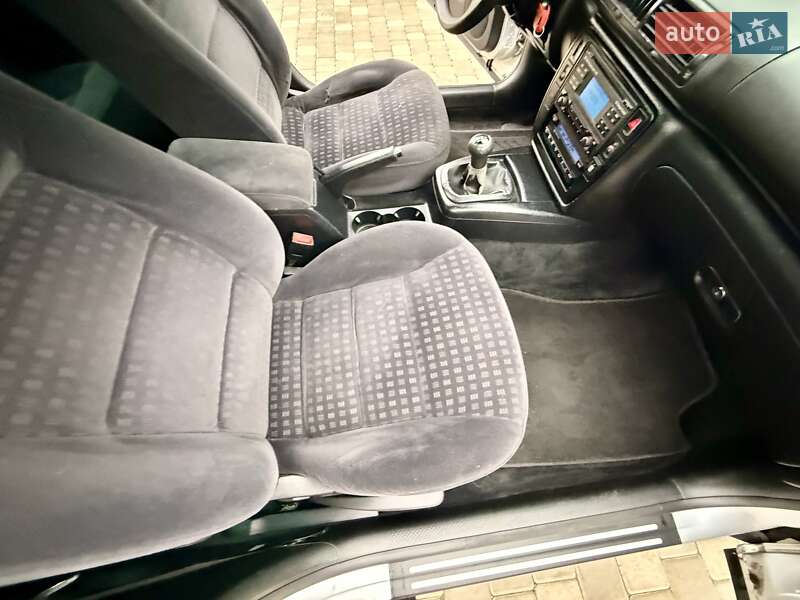 Седан Volkswagen Passat 2003 в Одессе