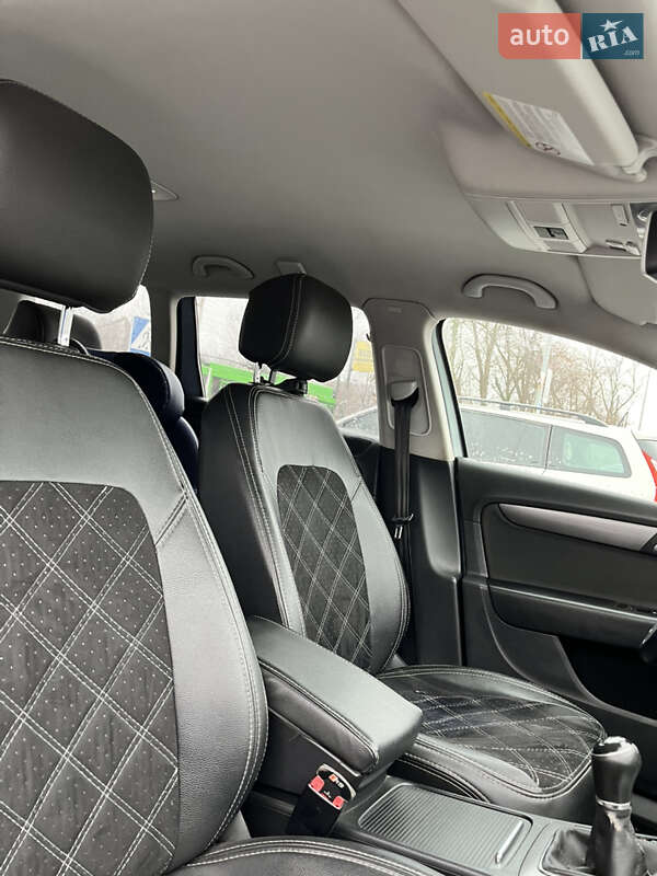 Универсал Volkswagen Passat 2013 в Харькове