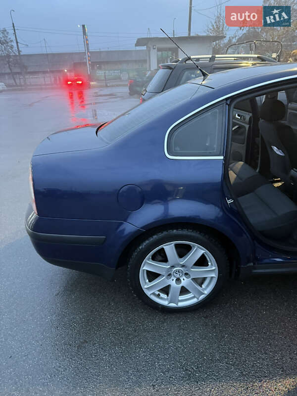 Седан Volkswagen Passat 2002 в Чернігові