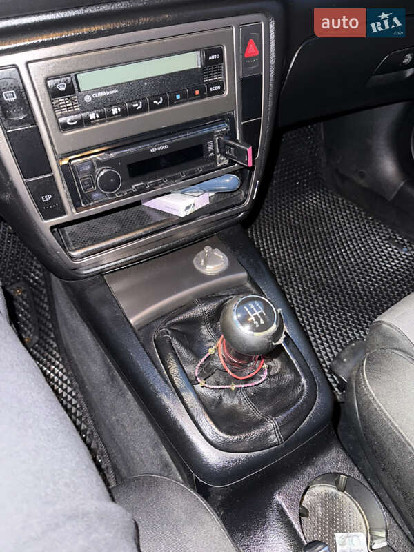 Седан Volkswagen Passat 2002 в Чернігові