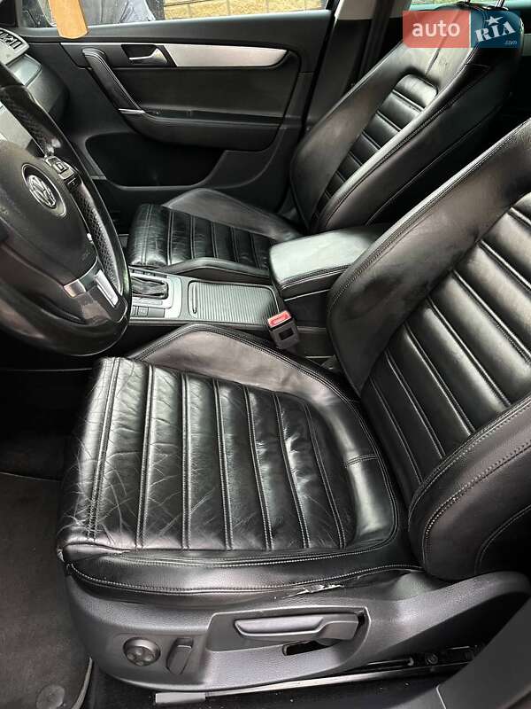 Универсал Volkswagen Passat 2011 в Тернополе