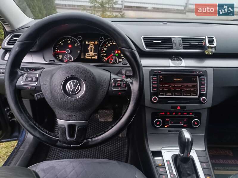Универсал Volkswagen Passat 2011 в Дрогобыче