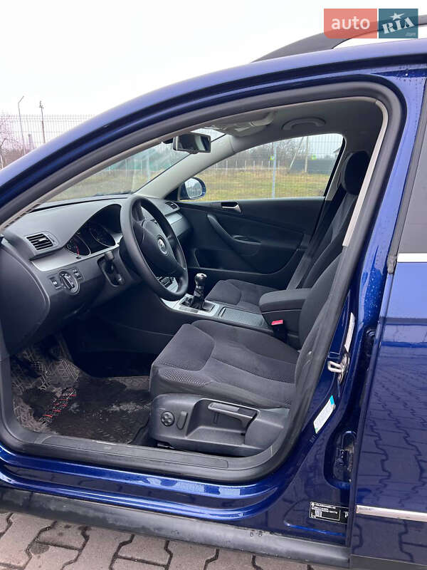 Универсал Volkswagen Passat 2010 в Нововолынске фото 10 Универсал Volkswagen Passat 2010 в Нововолынске