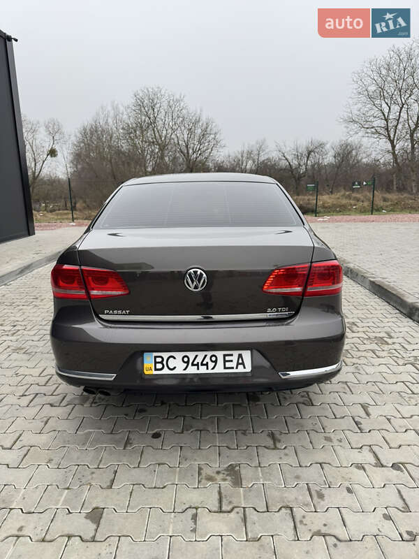 Седан Volkswagen Passat 2013 в Стрые