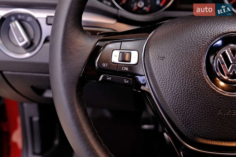 Седан Volkswagen Passat 2017 в Одесі фото 23 Седан Volkswagen Passat 2017 в Одесі