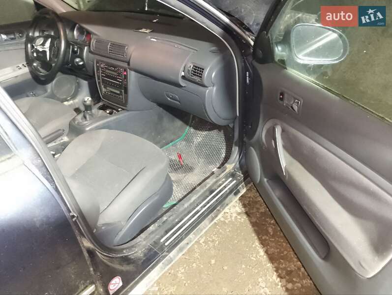 Седан Volkswagen Passat 2004 в Мукачево