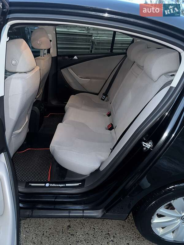 Седан Volkswagen Passat 2010 в Стрые