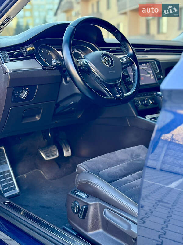 Універсал Volkswagen Passat 2015 в Ужгороді