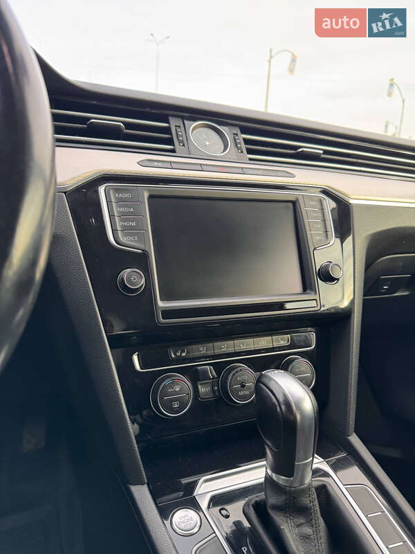 Универсал Volkswagen Passat 2015 в Виннице