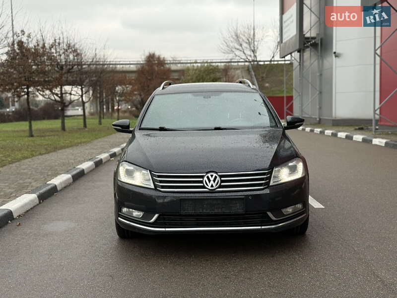 Универсал Volkswagen Passat 2014 в Киеве