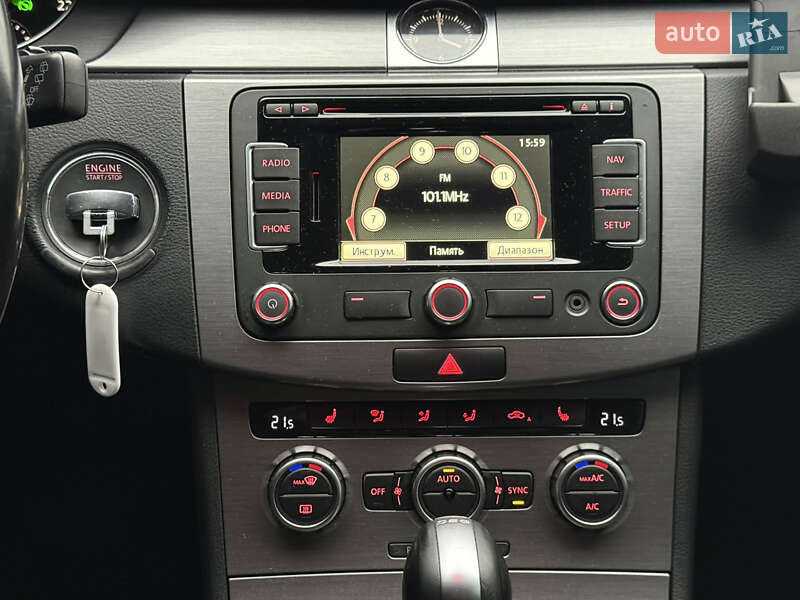 Универсал Volkswagen Passat 2014 в Киеве