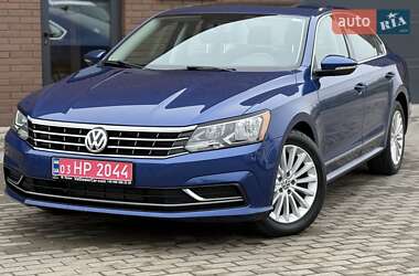 Седан Volkswagen Passat 2015 в Луцьку
