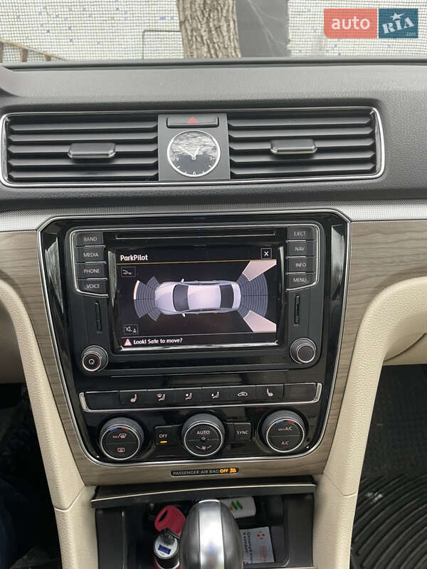 Седан Volkswagen Passat 2017 в Хмельницькому