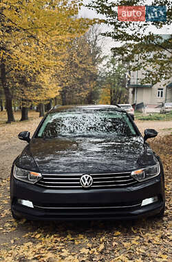 Універсал Volkswagen Passat 2015 в Чернівцях