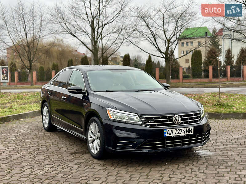 Седан Volkswagen Passat 2017 в Калуше