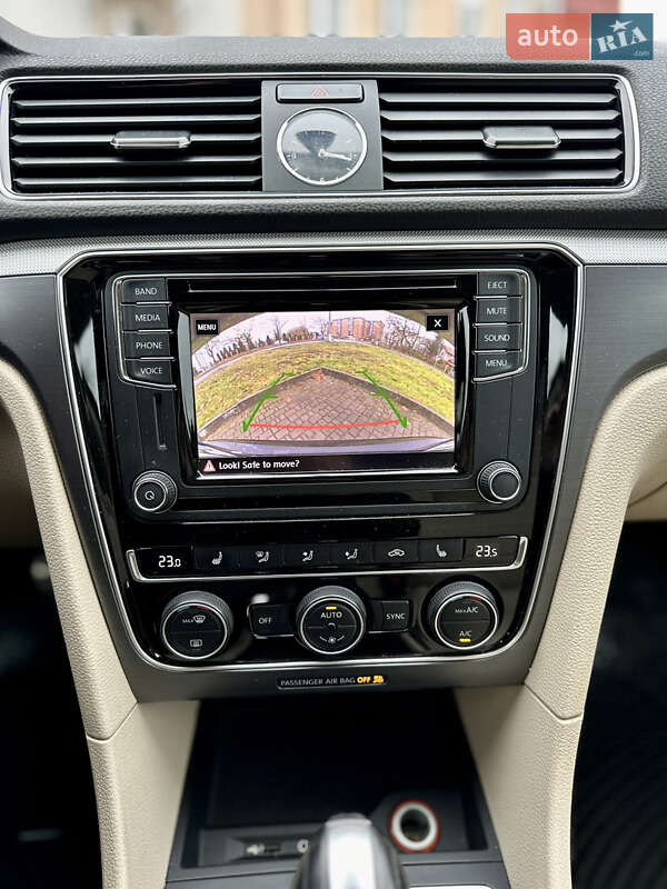 Седан Volkswagen Passat 2017 в Калуше