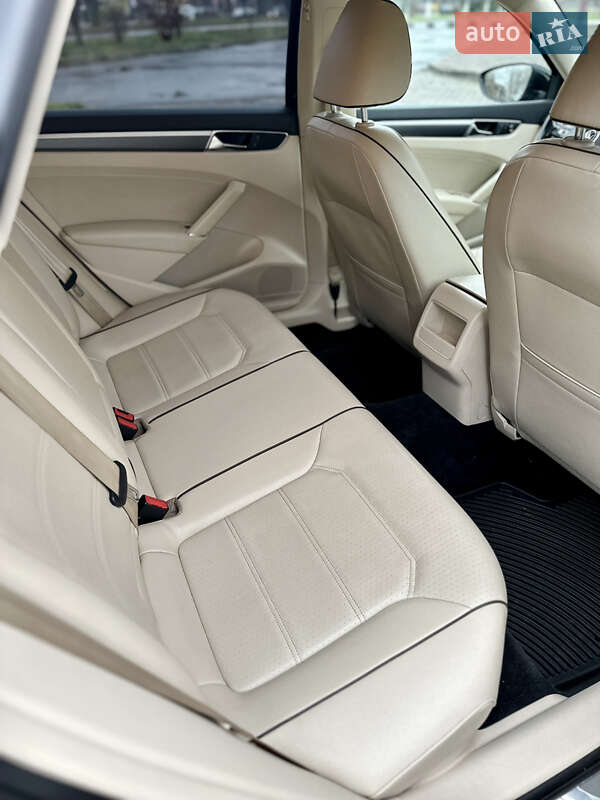 Седан Volkswagen Passat 2017 в Калуше