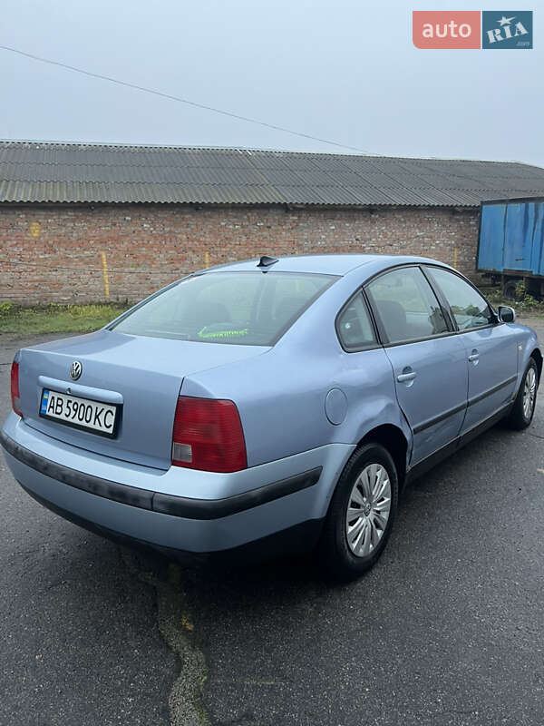 Седан Volkswagen Passat 1998 в Вінниці