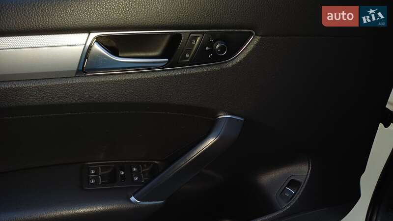 Седан Volkswagen Passat 2016 в Николаеве