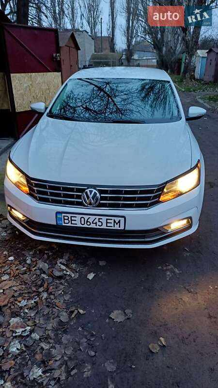 Седан Volkswagen Passat 2016 в Николаеве