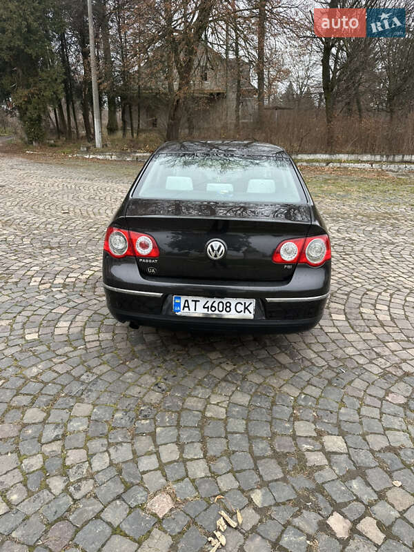 Седан Volkswagen Passat 2005 в Бурштыне