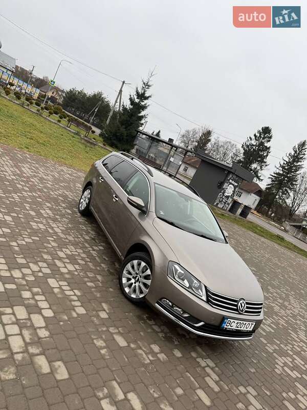 Універсал Volkswagen Passat 2011 в Самборі