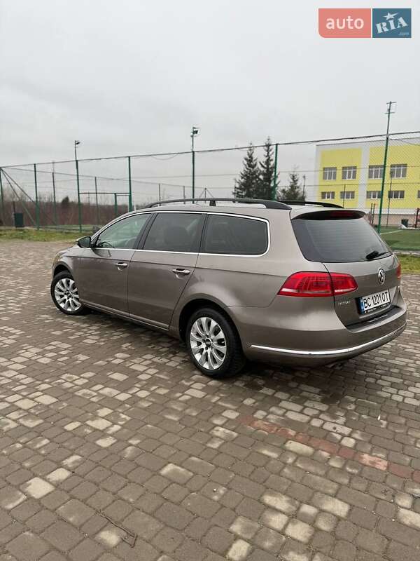 Універсал Volkswagen Passat 2011 в Самборі