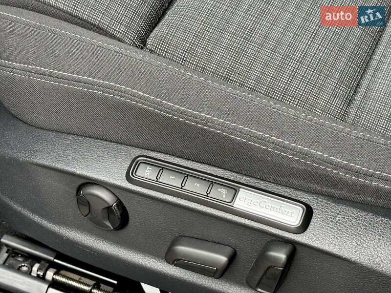 Універсал Volkswagen Passat 2019 в Києві фото 38 Універсал Volkswagen Passat 2019 в Києві