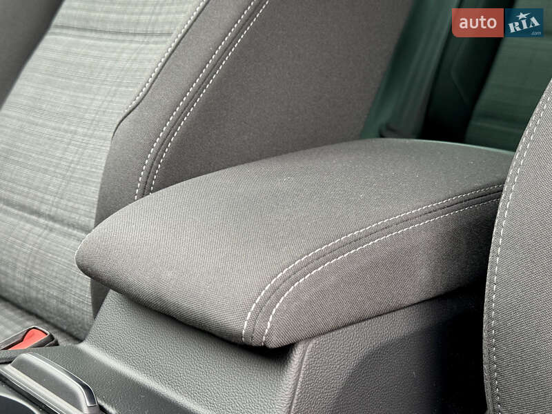 Універсал Volkswagen Passat 2019 в Києві фото 57 Універсал Volkswagen Passat 2019 в Києві