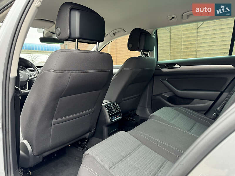 Універсал Volkswagen Passat 2019 в Києві фото 61 Універсал Volkswagen Passat 2019 в Києві