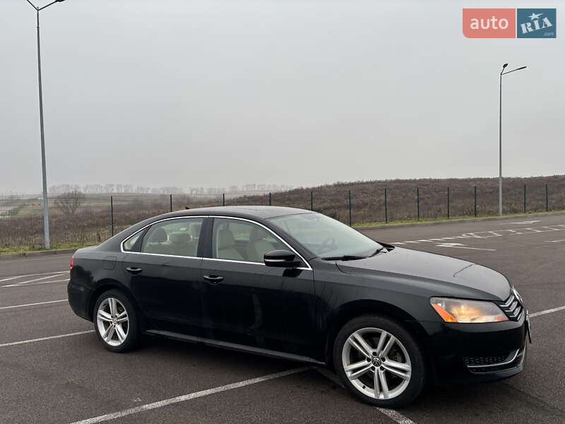 Седан Volkswagen Passat 2014 в Ровно