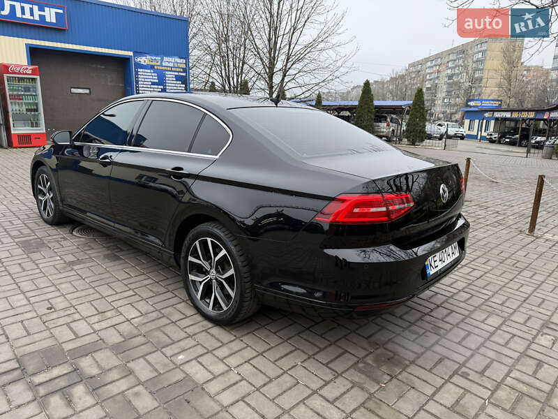 Седан Volkswagen Passat 2015 в Кривом Роге